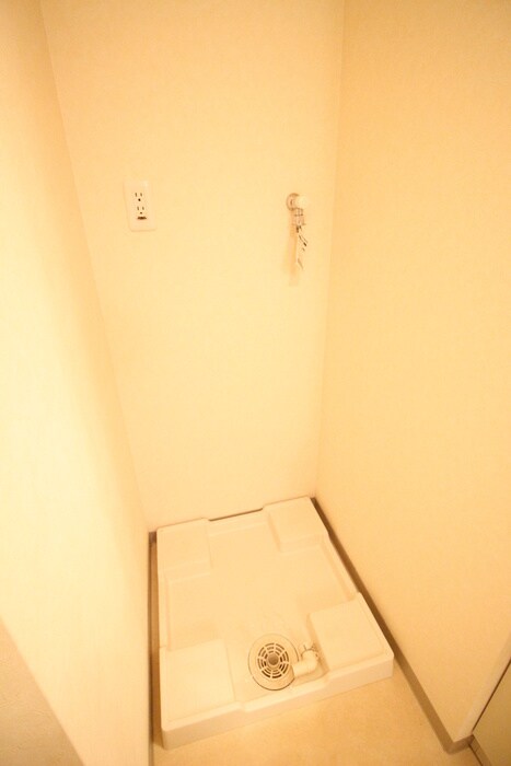 物件内観写真13　(洗濯機置場)