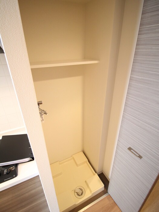 物件内観写真15　(洗濯機置場)