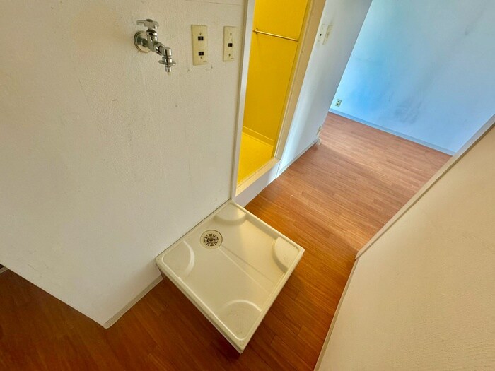 物件内観写真16　(洗濯機置場)