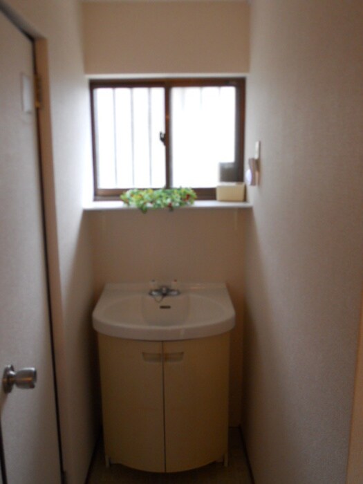 物件内観写真8　(洗面)