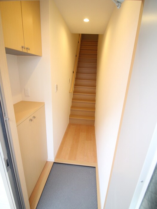 物件内観写真6　(玄関)