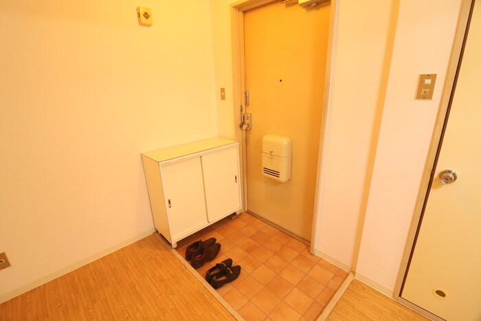 物件内観写真17　(玄関)