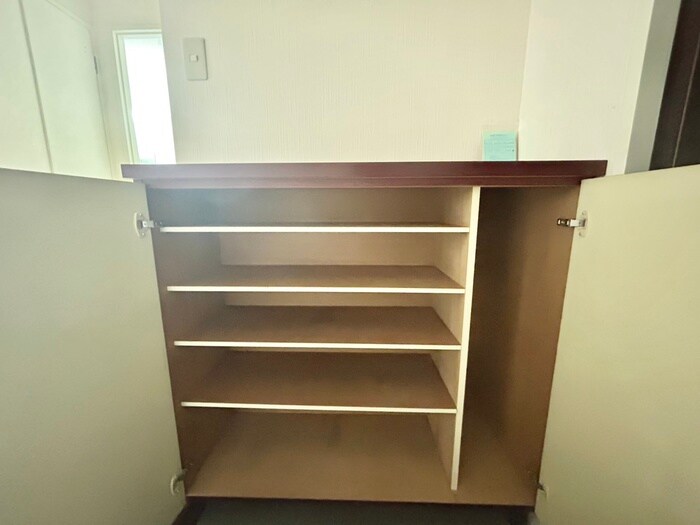 物件内観写真11　(靴箱)