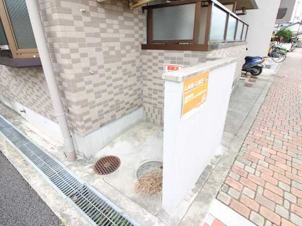 バイク置き場