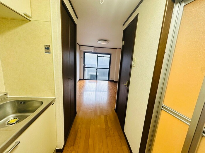 物件内観写真20　(廊下)