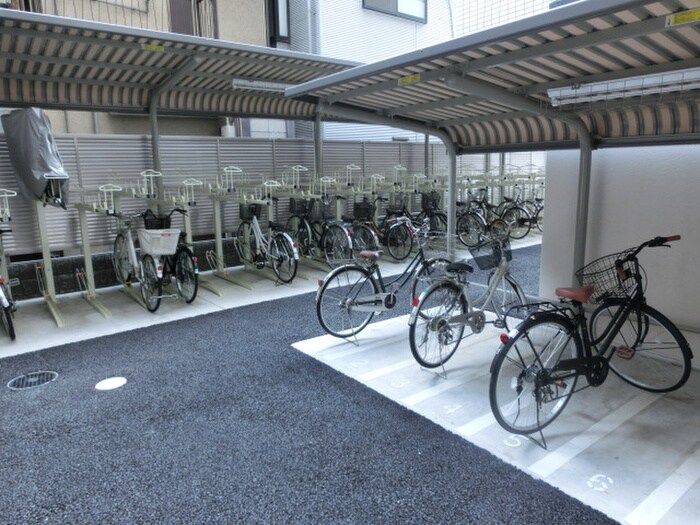 物件外観写真3　(駐輪場)