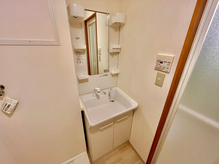 物件内観写真9　(洗面)