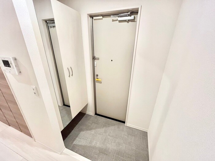 物件内観写真15　(玄関)