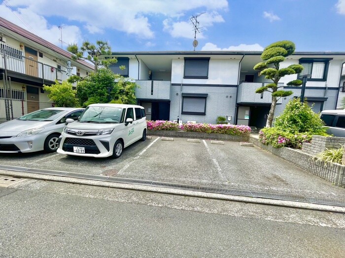 ヂスタ－ハウスの駐車場