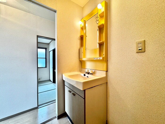 物件内観写真11　(洗面)