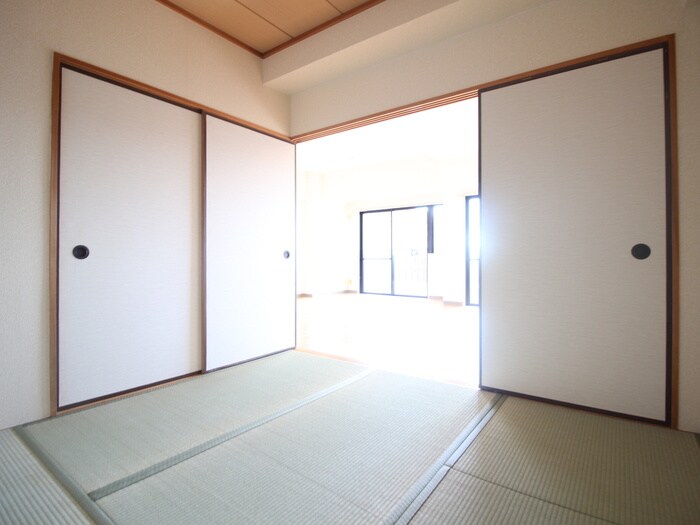 物件内観写真10　(居室)