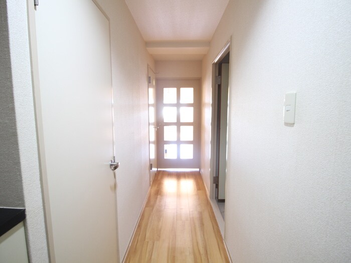 物件内観写真21　(廊下)