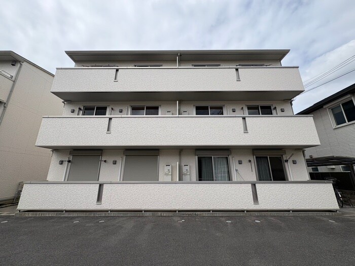 物件外観写真1　(外観写真)