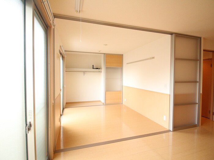 物件内観写真8　(居室)