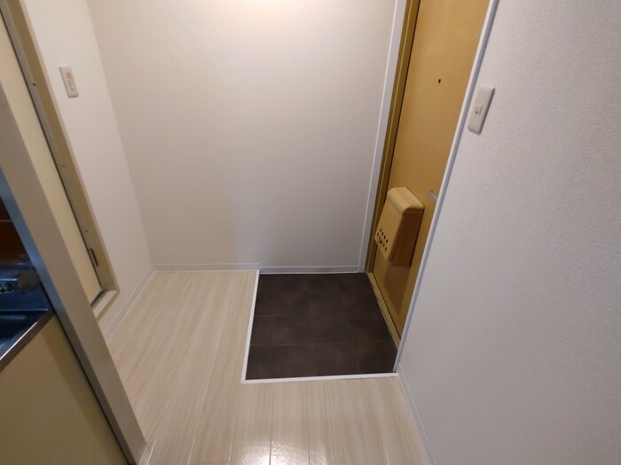 物件内観写真21　(玄関)