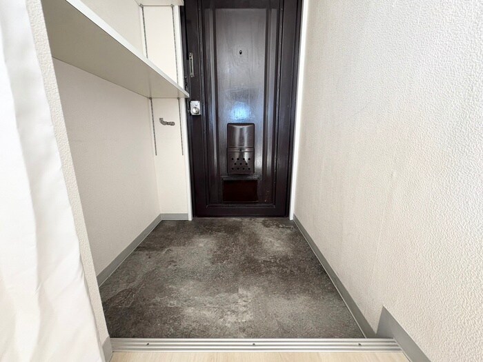 物件内観写真17　(玄関)