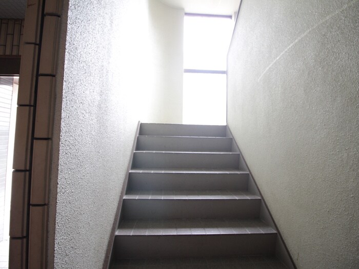 物件外観写真5　(エントランス部分)