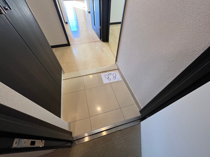 物件内観写真14　(玄関)