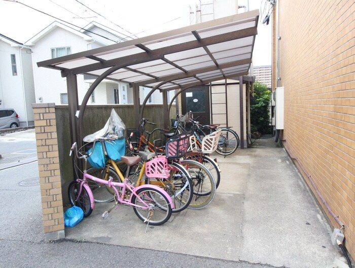 物件外観写真3　(駐輪場)