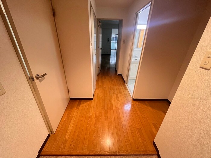 物件内観写真16　(廊下)