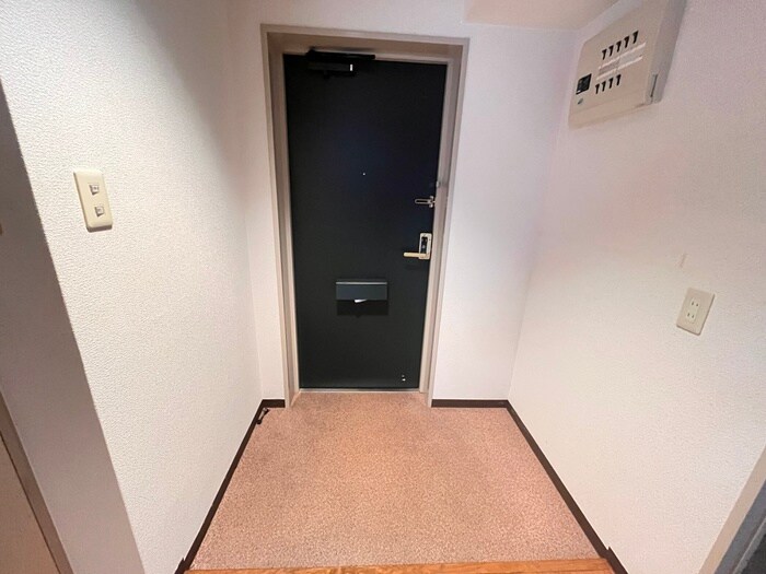 物件内観写真18　(玄関)
