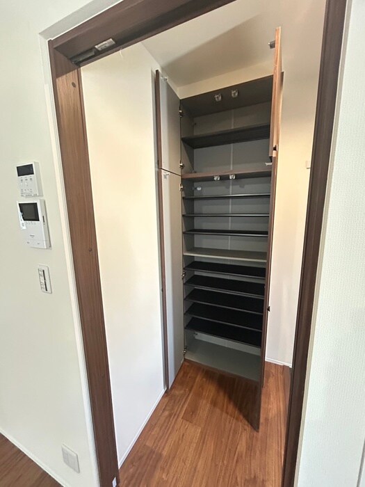 物件内観写真17　(靴箱)