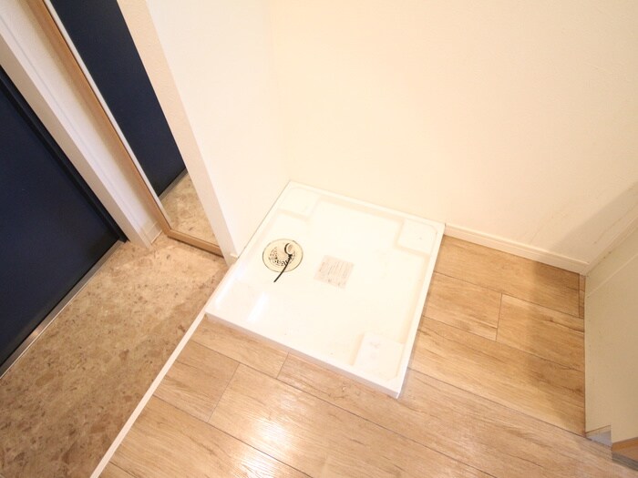 物件内観写真14　(洗濯機置場)