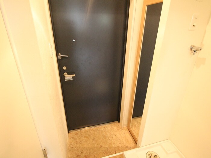 物件内観写真16　(玄関)