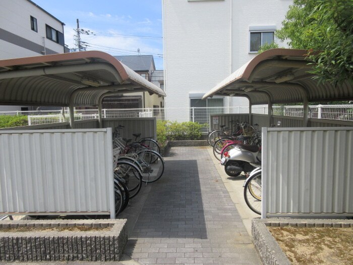 物件外観写真2　(駐輪場)