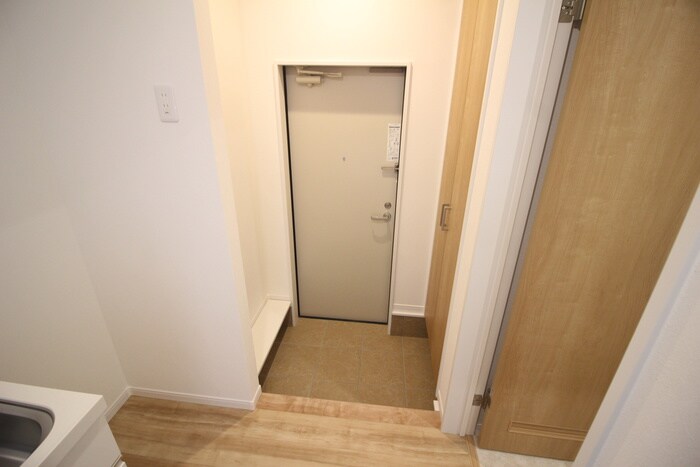 物件内観写真17　(玄関)