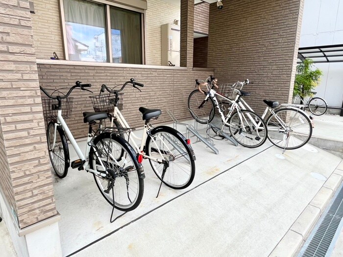 物件外観写真6　(駐輪場)