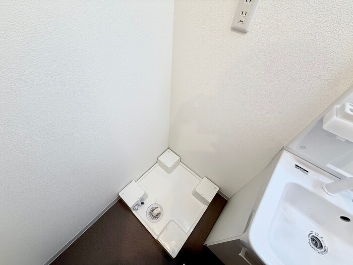 物件内観写真14　(洗濯機置場)