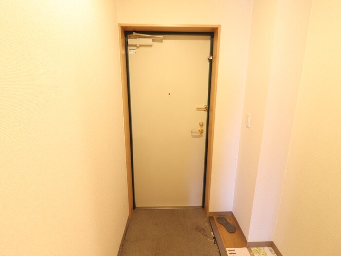 物件内観写真12　(玄関)