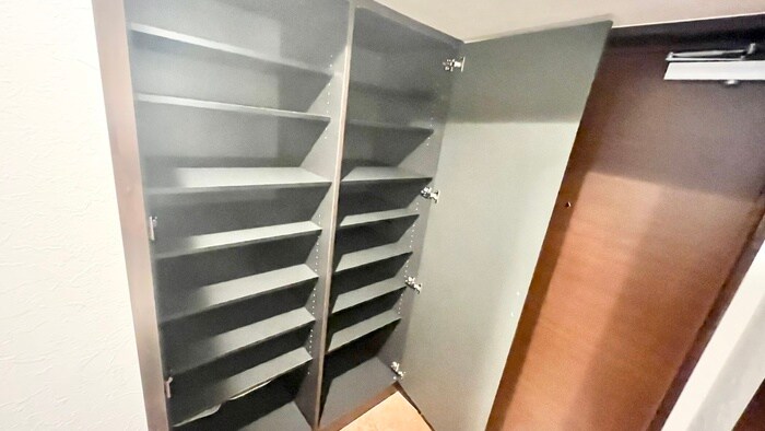 物件内観写真15　(靴箱)