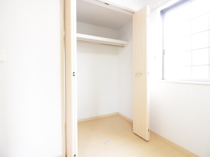 物件内観写真12　(収納)