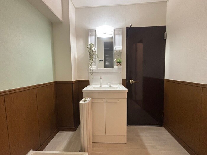 物件内観写真8　(洗面)