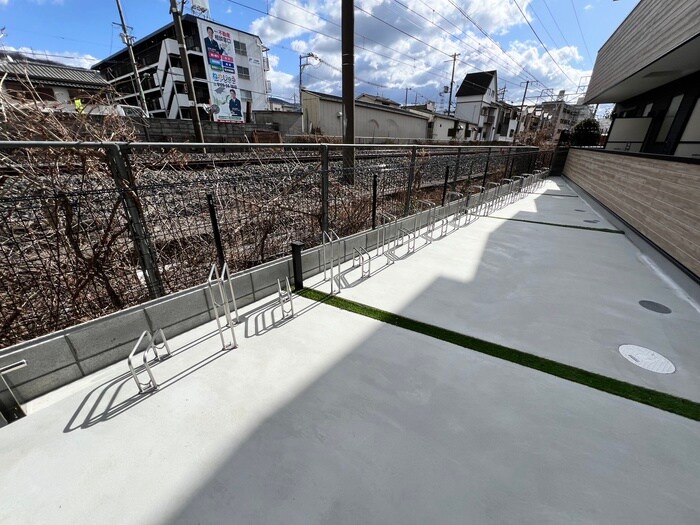 物件外観写真5　(駐輪場)