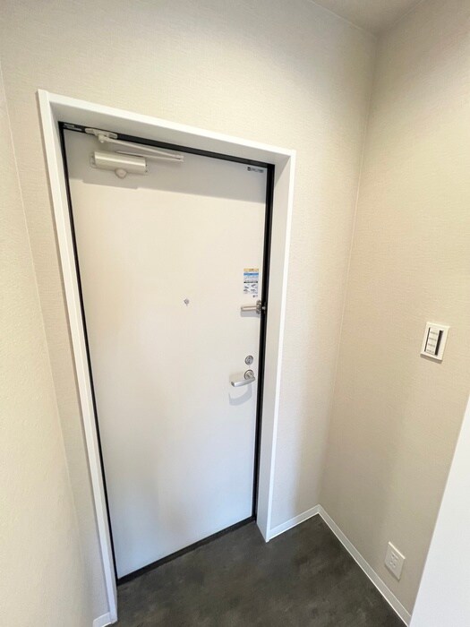 物件内観写真12　(玄関)