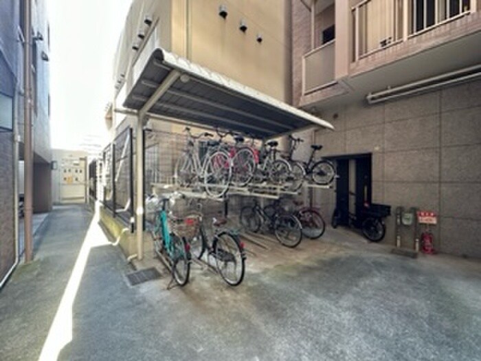 物件外観写真6　(駐輪場)