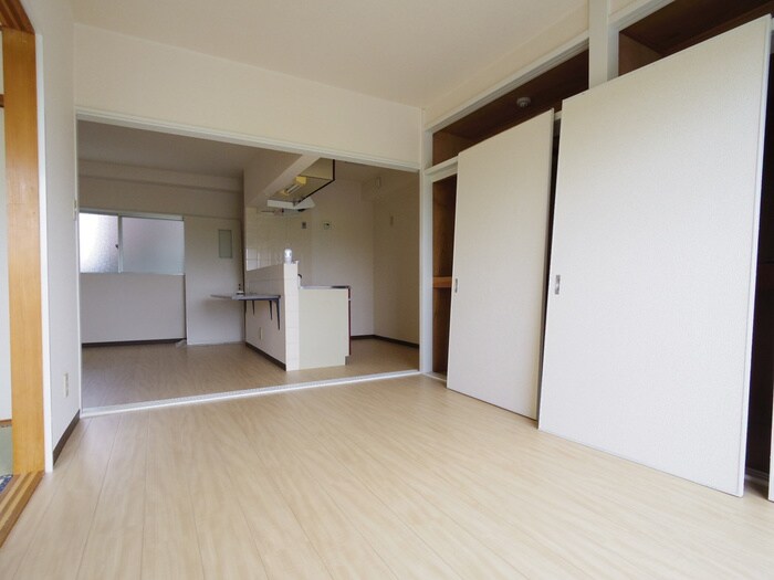 物件内観写真9　(居室)