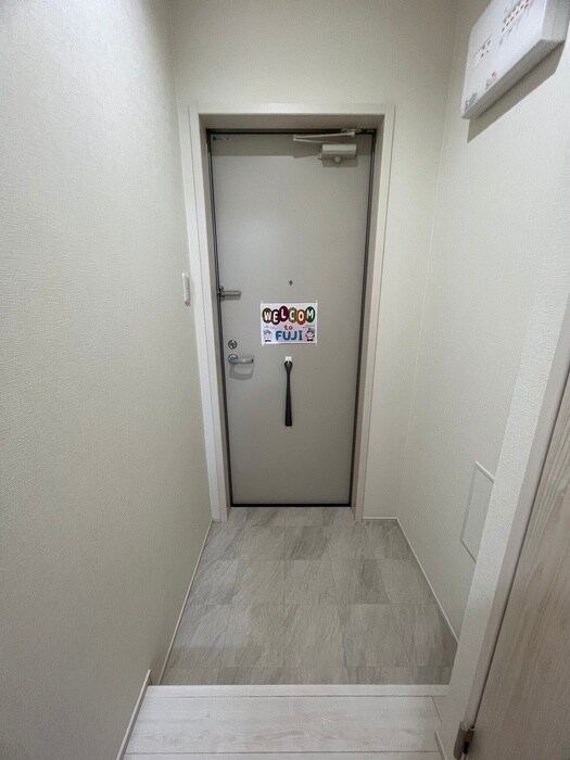 物件内観写真7　(玄関)