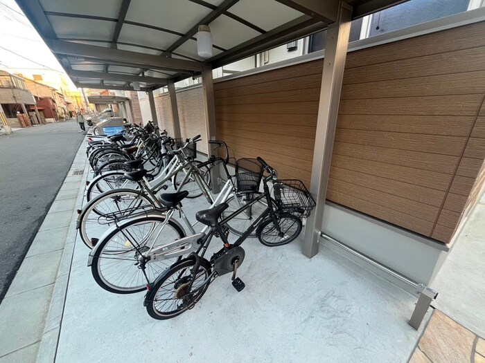 物件外観写真5　(駐車場)