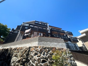 LOHAUS雲雀丘山手（301）外観写真