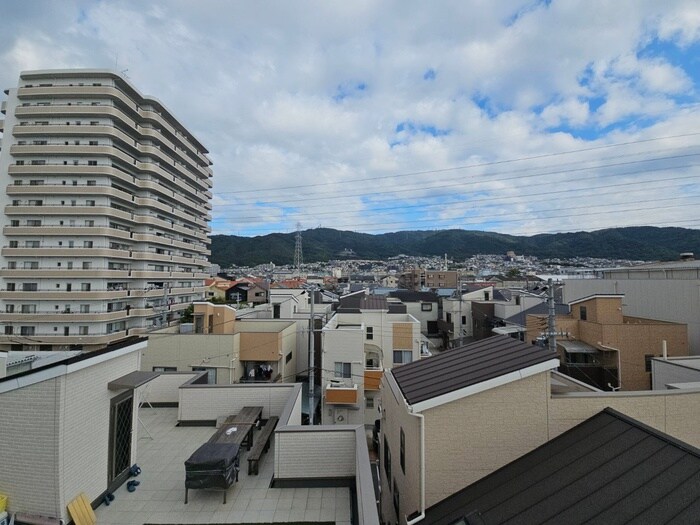 物件内観写真13　(室内からの展望)