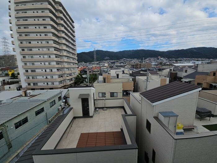 物件内観写真13　(室内からの展望)