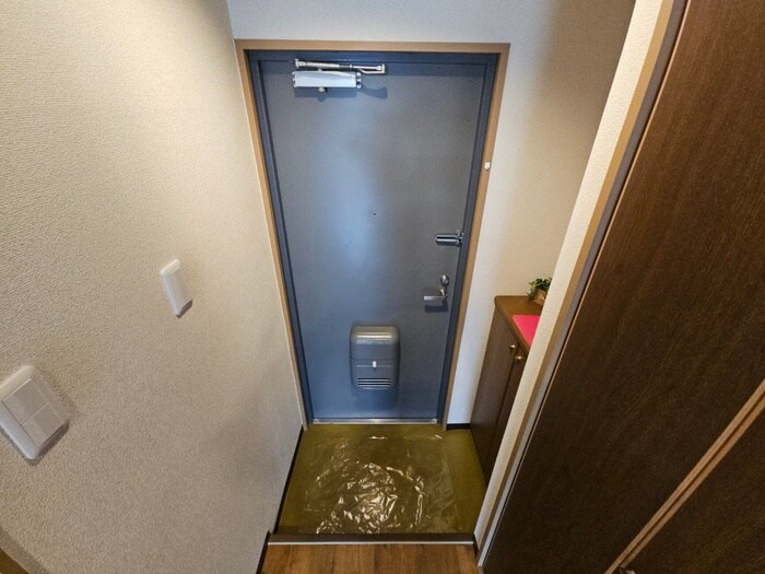 物件内観写真14　(玄関)