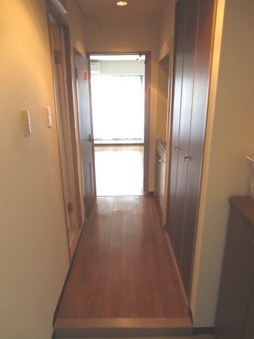 物件内観写真17　(廊下)