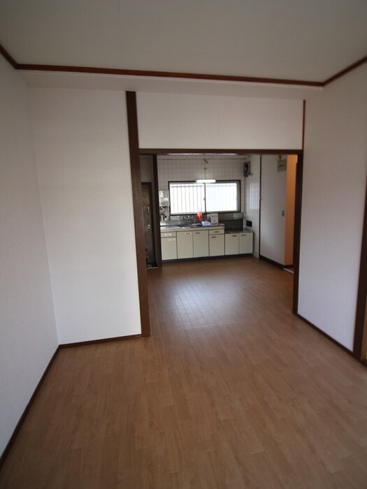 物件内観写真18　(廊下)