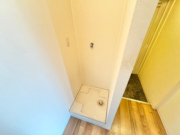 物件内観写真13　(洗濯機置場)