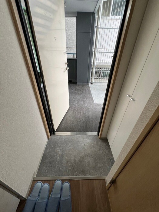 物件内観写真6　(玄関)